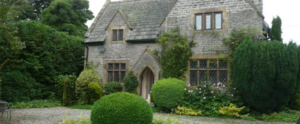 External shot of an old house