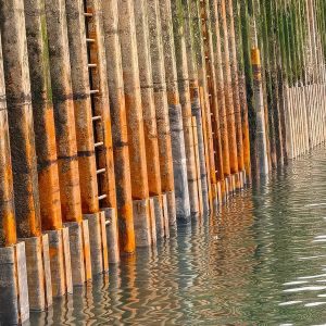 The new sheet piles were fixed to the existing harbour wall
